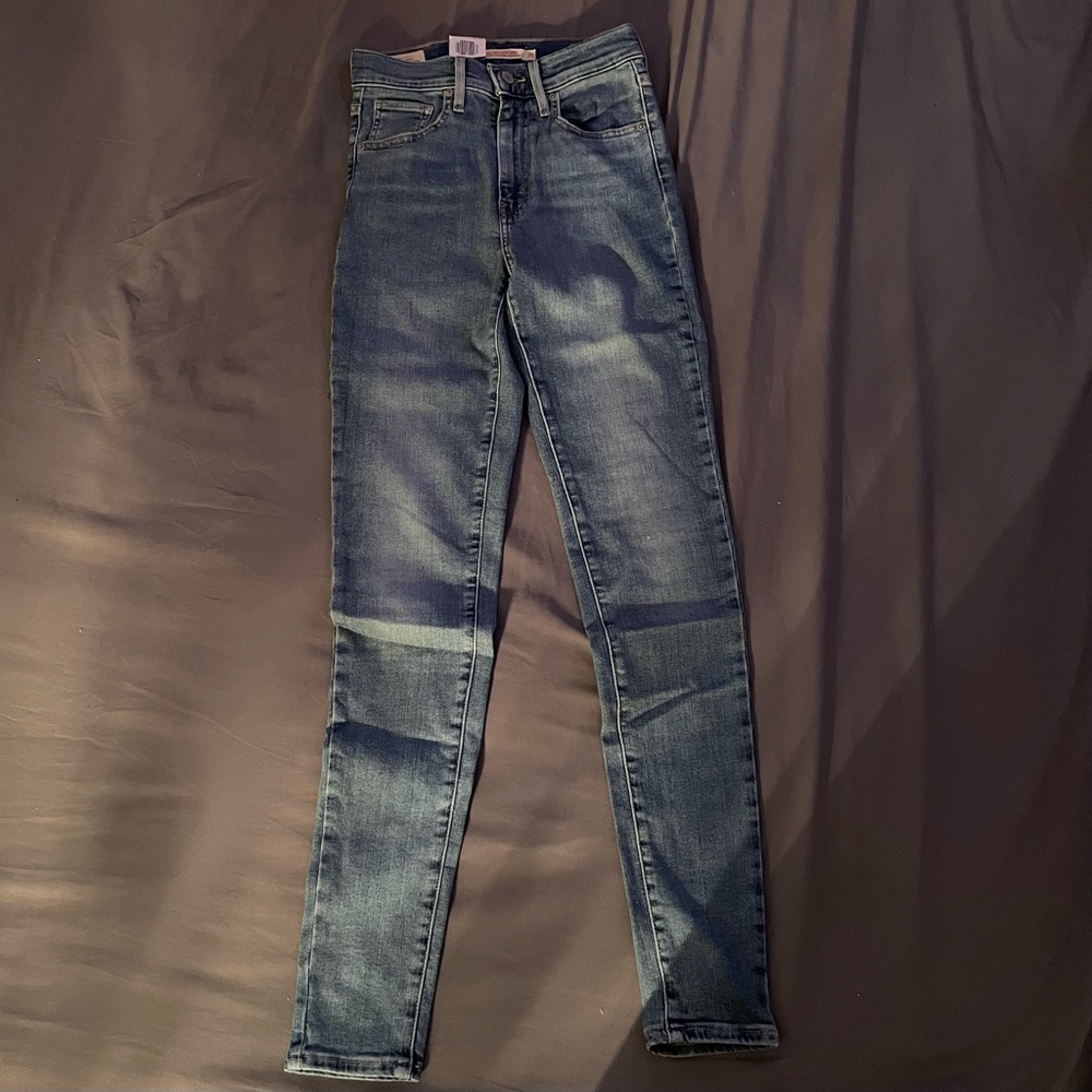 Levi skinny jeans